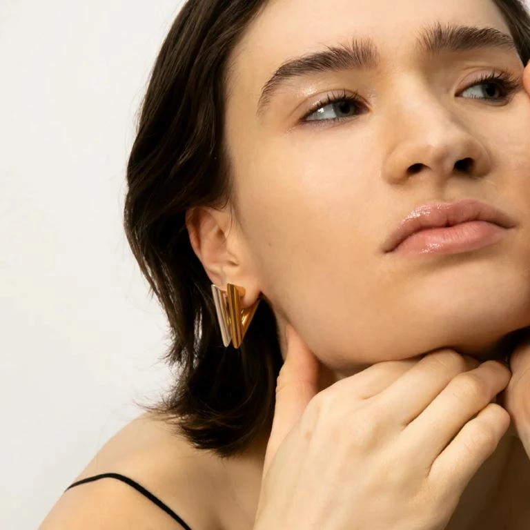 Jane Kønig Chunky Bermuda Triangle Ørering, Sølv - Billede 3